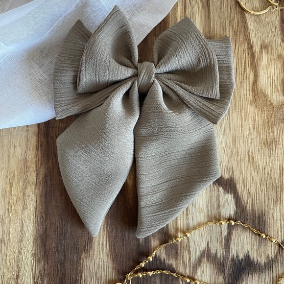 Handmade chiffon double hair bow coquette hair accessory - muted olive green - Picture 1 of 4